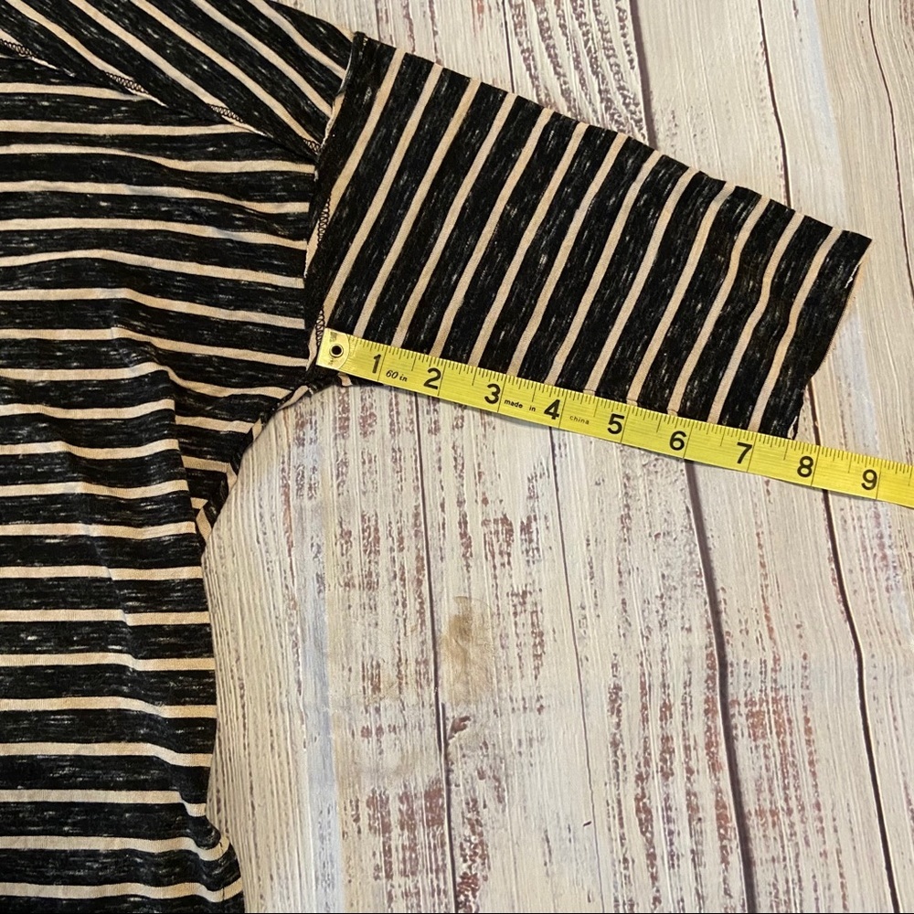 We The Free Oversized 3/4 Sleeve Split Bottom Top. Size Medium. EUC - Picture 3 of 10